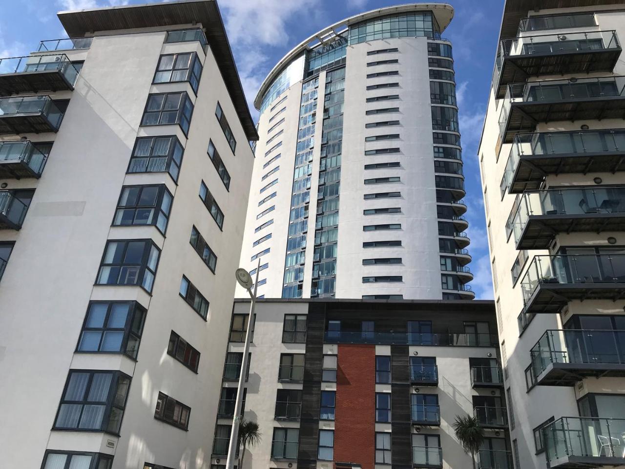 Meridian Quay Apartments, By Jsw Short Stay Swansea Exterior foto